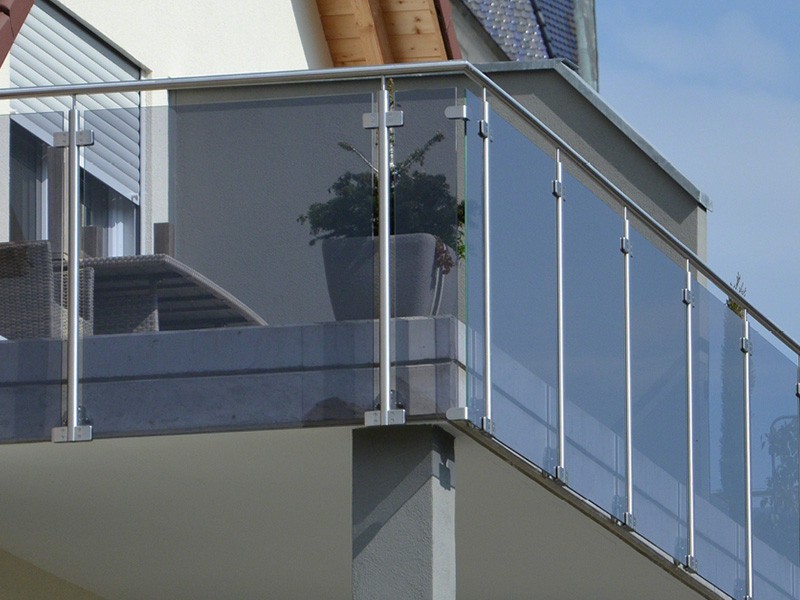 What are the Features of stainless steel standoff glass railing?